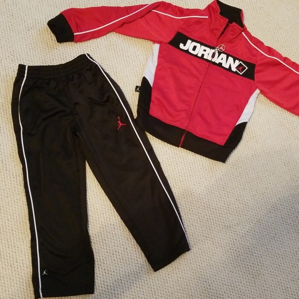 Toddler 2 Pc Jordan Track Suit Size 4